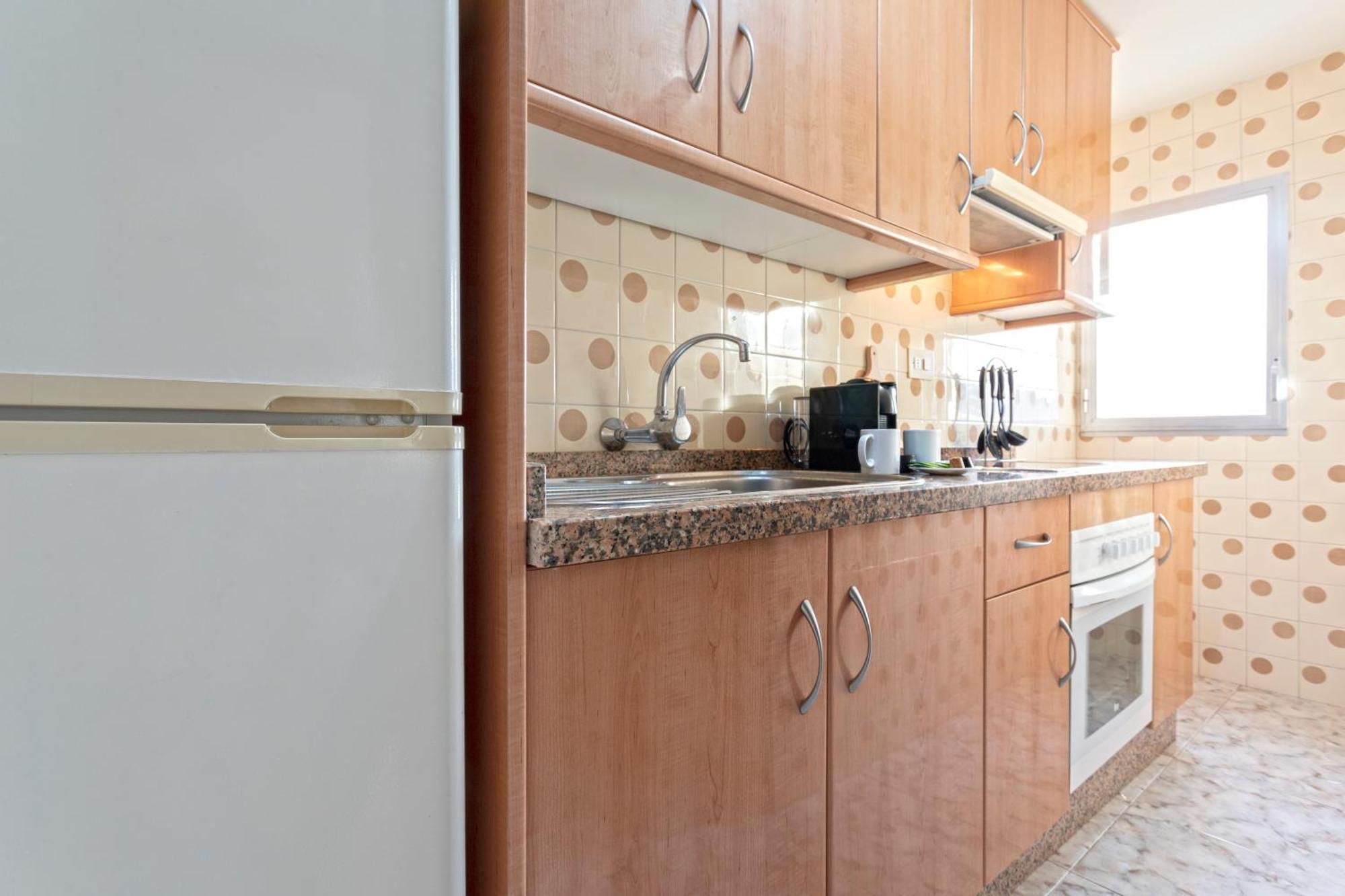 1004 - Beachfront Apartment On El Paseo, 4 Pers - Air Conditionning - Wi-Fi - Smart Tv 阿尔姆尼卡 外观 照片