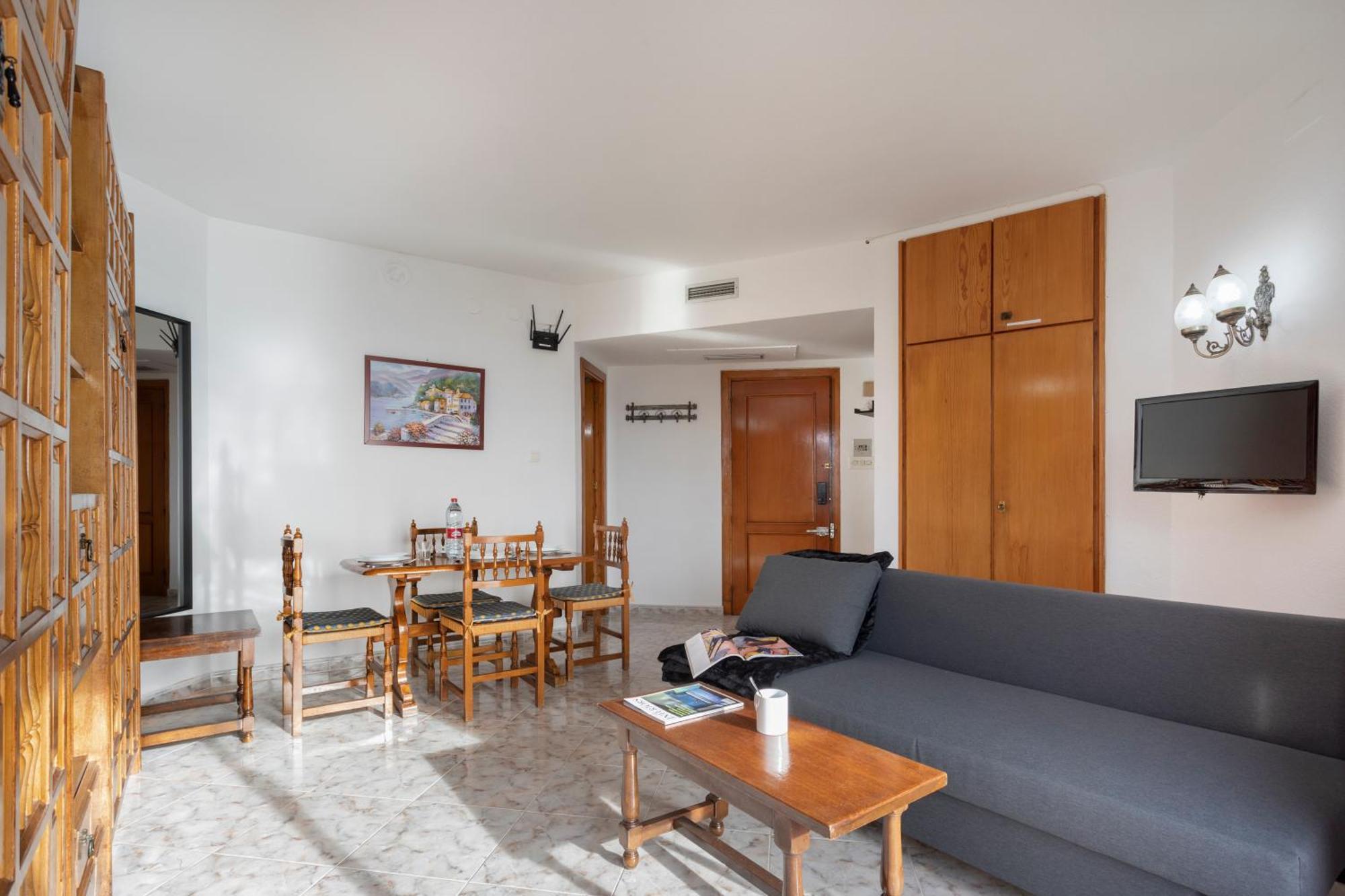 1004 - Beachfront Apartment On El Paseo, 4 Pers - Air Conditionning - Wi-Fi - Smart Tv 阿尔姆尼卡 外观 照片